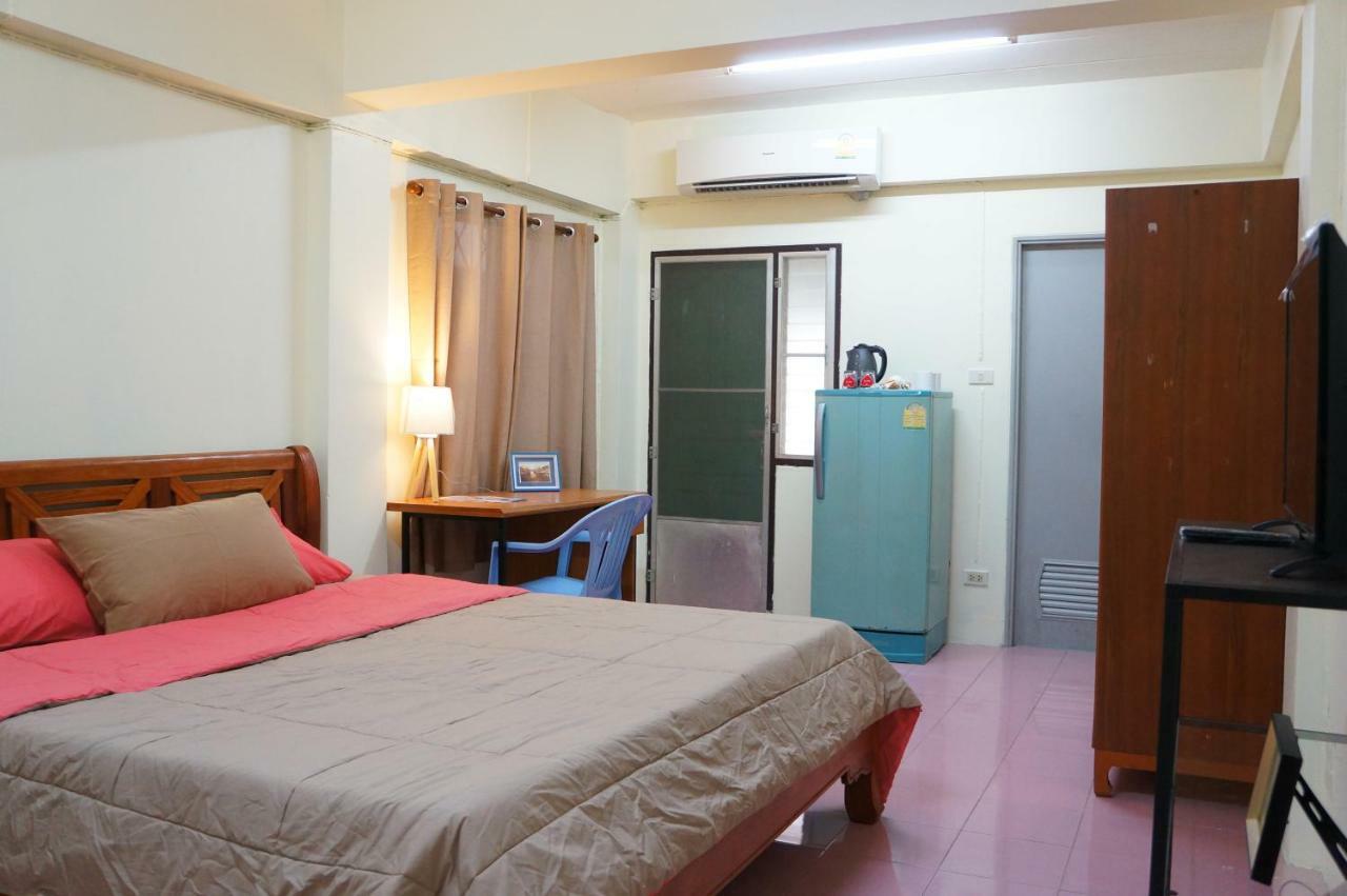 Wan Home Bangkok Esterno foto